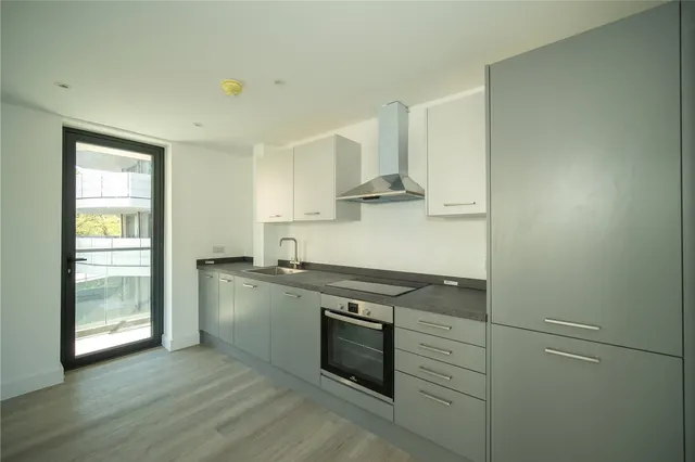 Savoy Place, Farnborough, GU14, photo 2