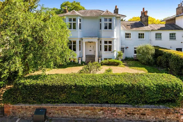 Clarence Crescent, Windsor, SL4, photo 1