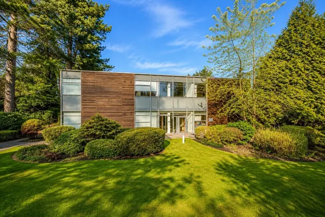 Newsom Place, St. Albans, photo 1
