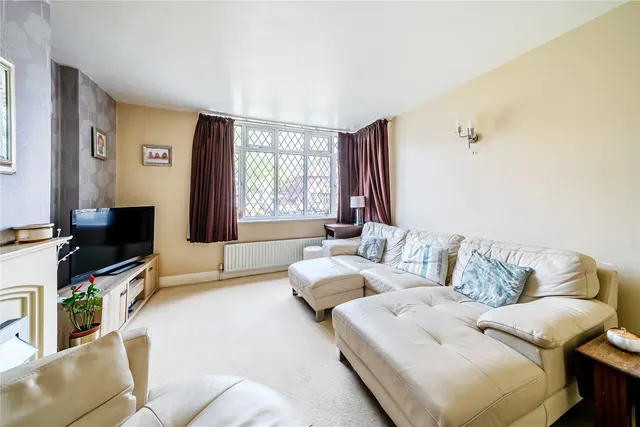 Photo 2 — Courtfield Rise, West Wickham, BR4
