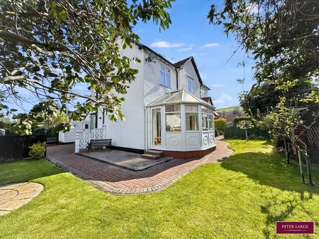 Photo 3 — Plas Avenue, Prestatyn, Denbighshire, LL19 9NH