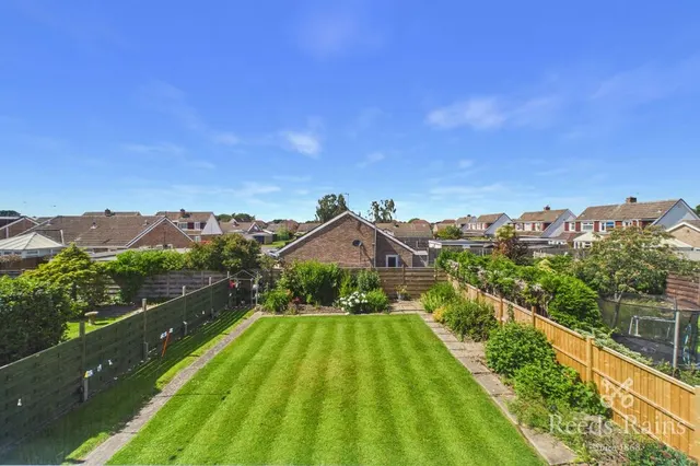 Photo 3 — Ryecroft Avenue, York, YO24