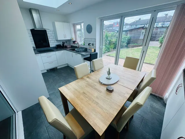 The Fairway, Northolt, UB5, photo 3