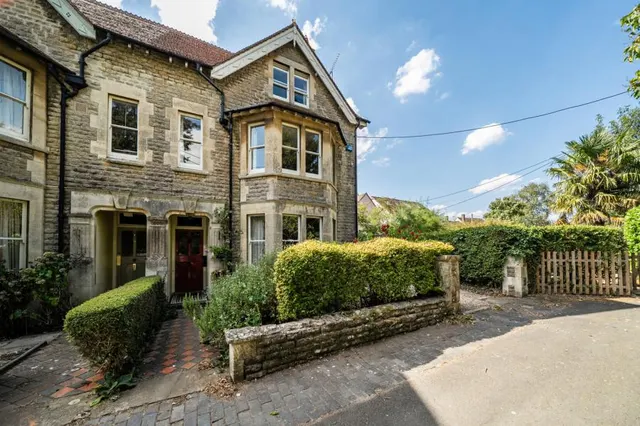 Leys Villas, The Leys, OX28, photo 1