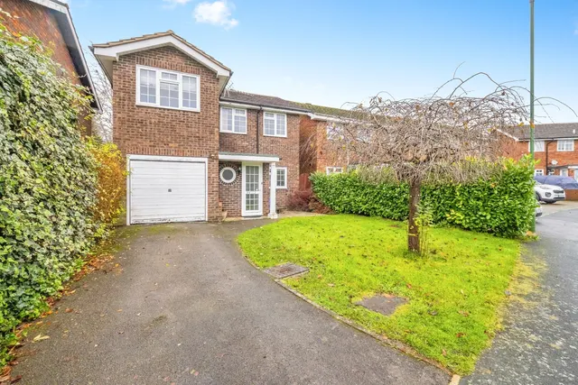 Pretoria Avenue, Midhurst, GU29, photo 1