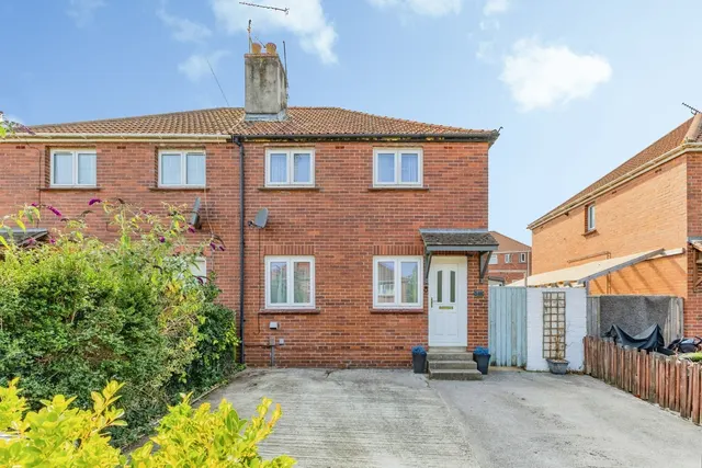 Broadlands Avenue, Newton Abbot, TQ12, photo 1