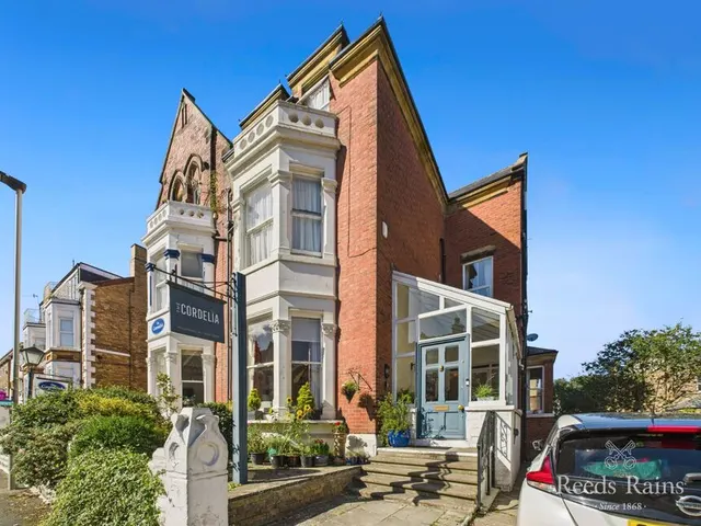 Esplanade Road, Scarborough, YO11, photo 1