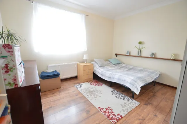 Sumburgh Way, Slough, Berkshire, photo 1