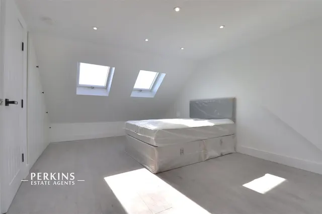 Ruislip Road, Greenford, UB6, photo 3