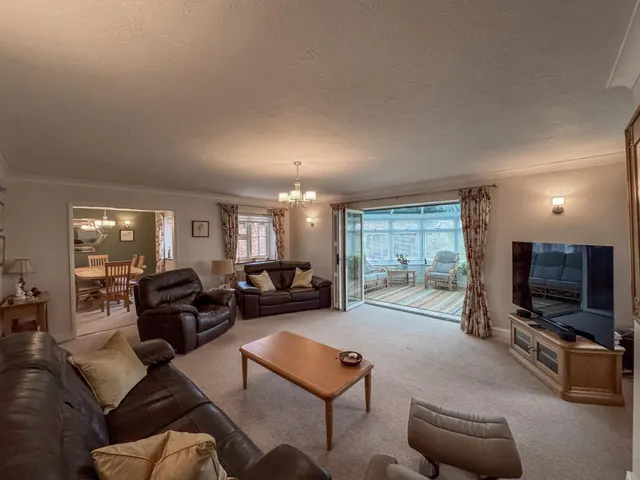 High Birch Road, Weeley Heath, photo 3