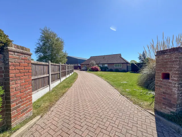High Birch Road, Weeley Heath, photo 1