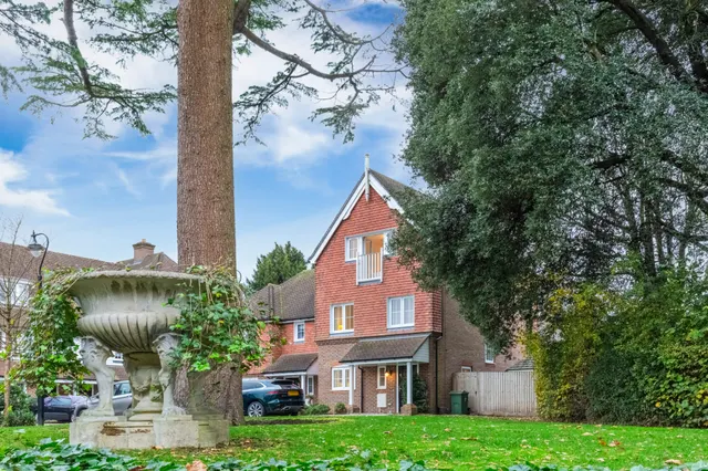 Twining Close, Tunbridge Wells, Kent, TN4 8FJ, photo 1