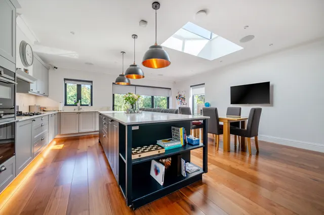 Photo 3 — Longland Drive, Totteridge, N20