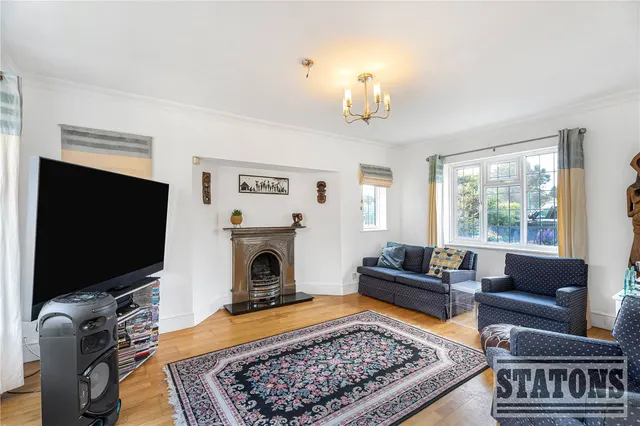 Photo 3 — Gloucester Road, Barnet, EN5 1RS
