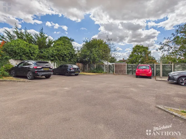 Photo 3 — , Arnold Court, 7-9 Milton Road, Aylesbury, HP21 7LZ