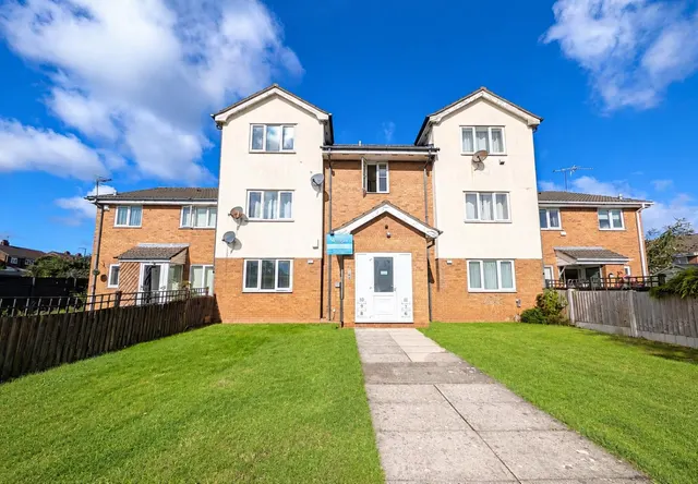 Canterbury Close, Rowley Regis, photo 1