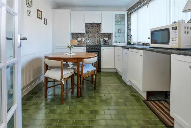 Highdown Drive, Littlehampton, photo 3