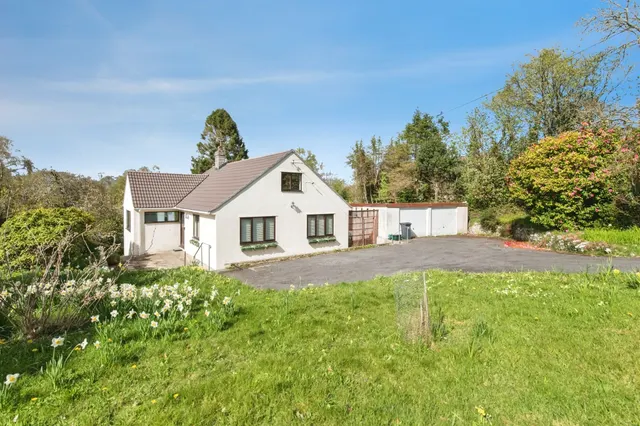 Crewkerne Road, Axminster, photo 1