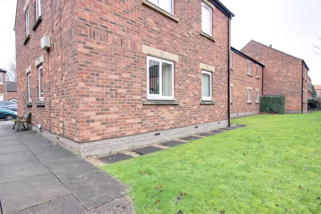 Photo 3 — Applegarth Mews, Crescent Street, Cottingham