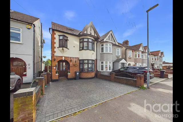 Rose Glen, Romford, RM7, photo 1