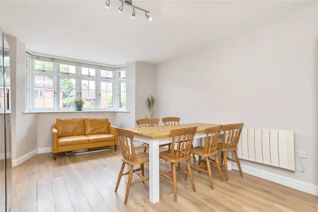 Beacon Hill Road, Hindhead, GU26, photo 1