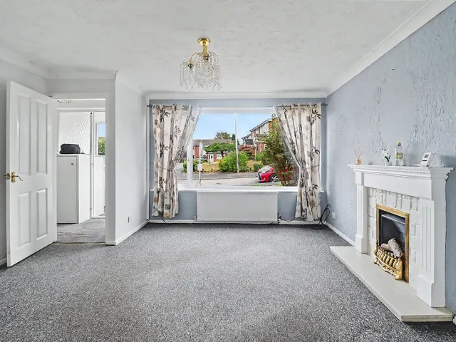Ashwood Crescent, Northwich, photo 2