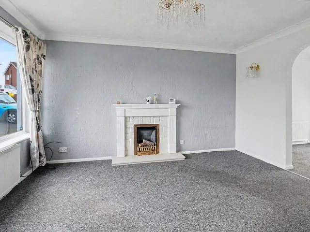 Ashwood Crescent, Northwich, photo 3