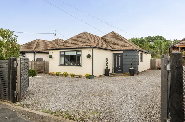 3 bedroom house — Rownhams Road, North Baddesley, Southampton, Hampshire, SO52