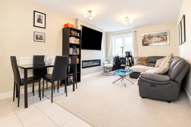 Hawthorns House, Willowbourne, GU51, photo 3