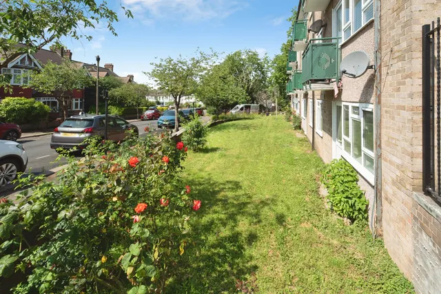 Avon Road, London, E17, photo 2