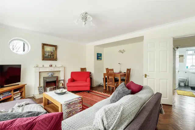 Photo 3 — Queensfield Court, Surrey, London Road, SM3 8JD