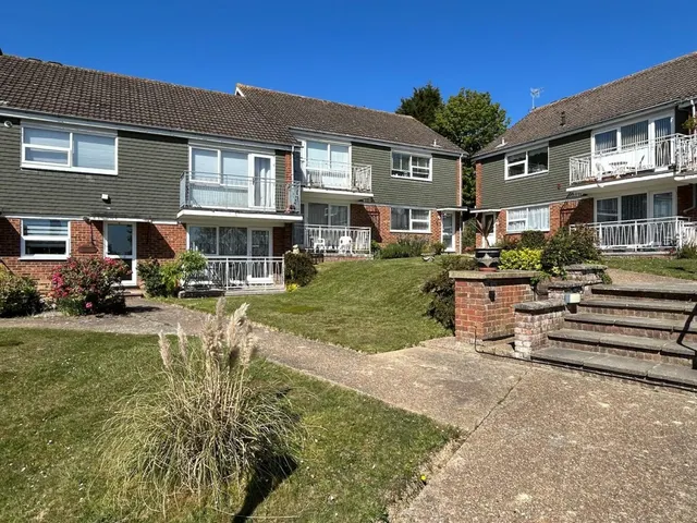 White Hill Drive, Bexhill on Sea, photo 1