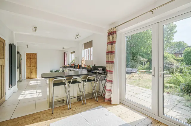 Sandy Lane, Woking, GU22, photo 2