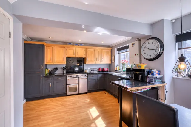 The Dingle, Cheswick Green, B90, photo 2