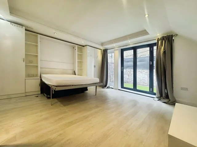 Delorme Street, London, W6, photo 2
