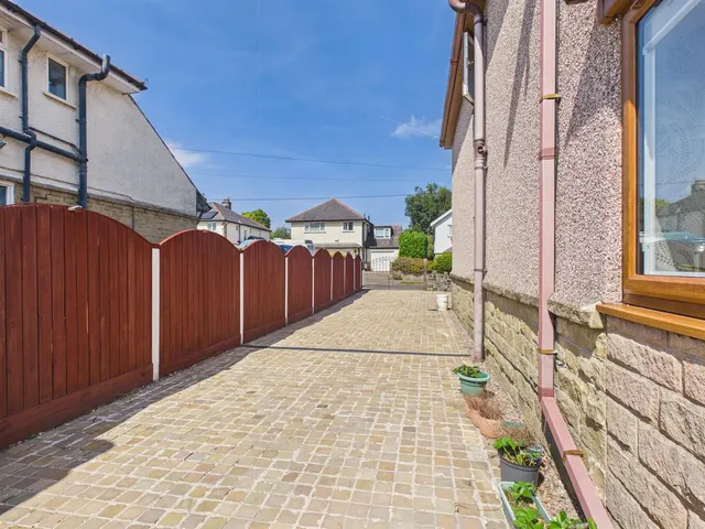 Mosley Road, Buxton, photo 3