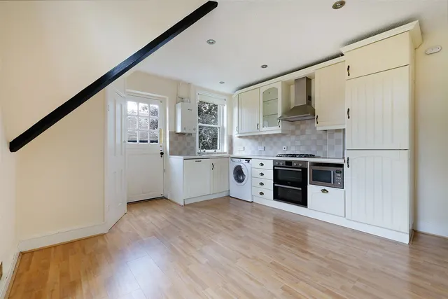 Somers Road, Reigate, RH2, photo 2