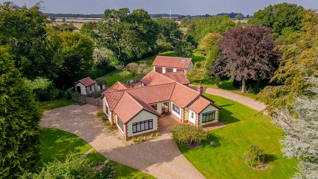 West Acre Road, Swaffham, PE37, photo 1