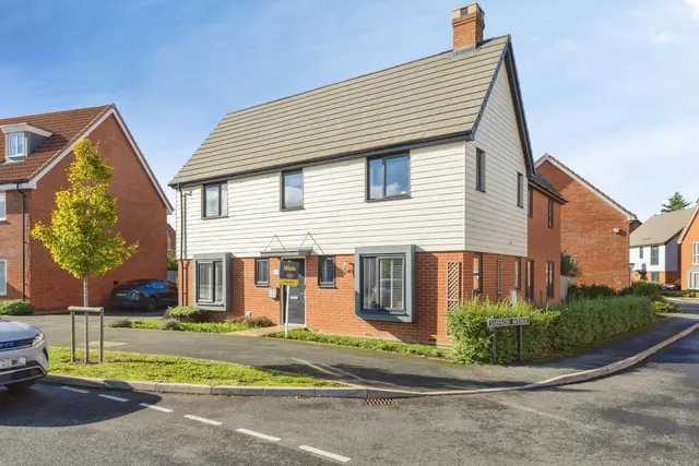 Aspen Drive, Wymondham, NR18, photo 1