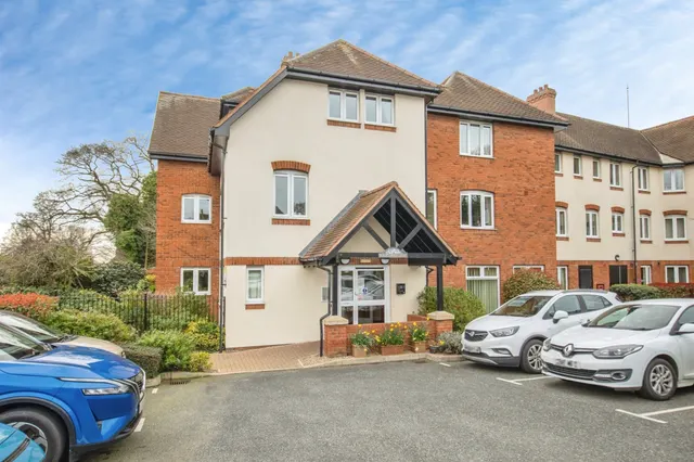 Cliff Lane, Ipswich, IP3, photo 1