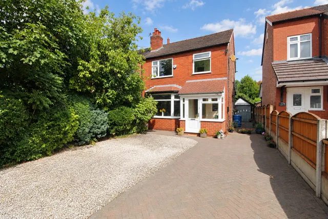 Stockport Road, Marple, SK6, photo 1