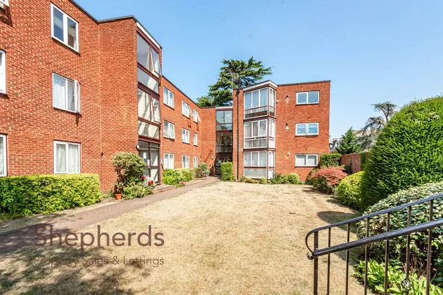 Eversley Lodge, Park View, EN11, photo 1