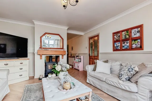 Slipton Lane, Kettering, NN14, photo 2