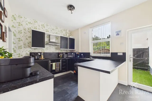 Photo 3 — Kensington Street, Hyde, Greater Manchester, SK14
