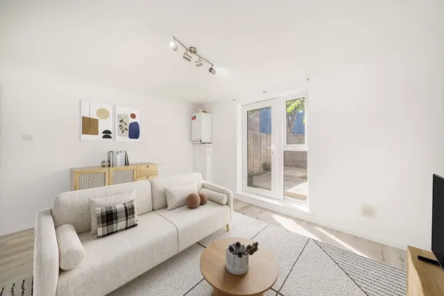 London Road, KT2, photo 1