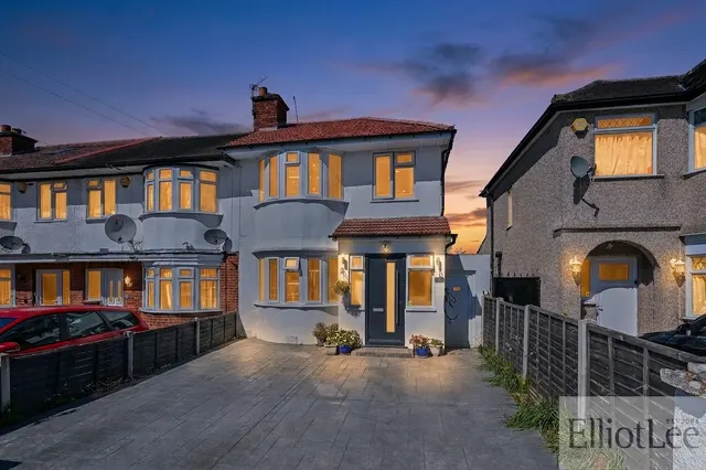 Warden Avenue, Harrow, HA2, photo 1