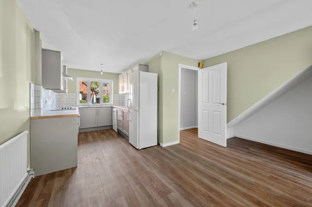 Coniston Close, London, SW20, photo 2
