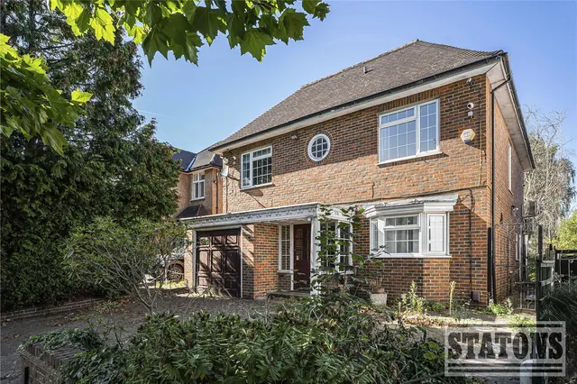 Avenue Road, London, N14, photo 1