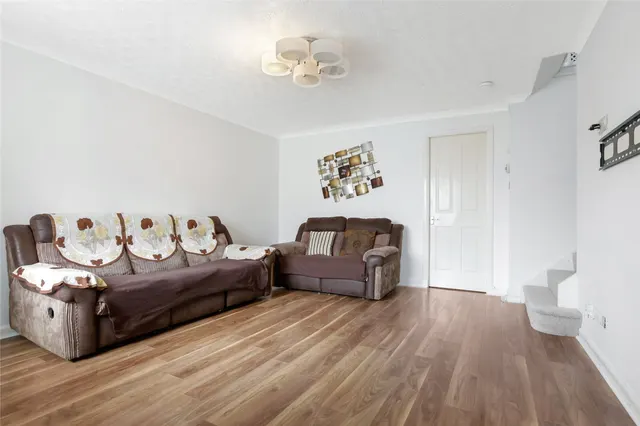 Waverley Crescent, Livingston, EH54, photo 3