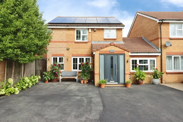 The Willows, Bradley Stoke, Bristol, Gloucestershire, BS32, photo 1